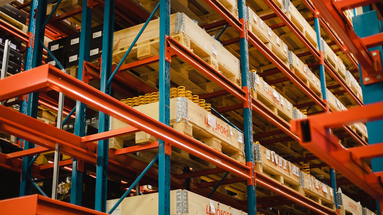 Components for the Öhlins dampers in a industrial storage.