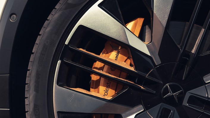 Close up of brake callipers on Polestar 3