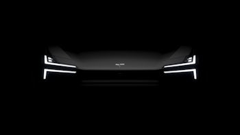 Front facing Polestar 4 in the dark.