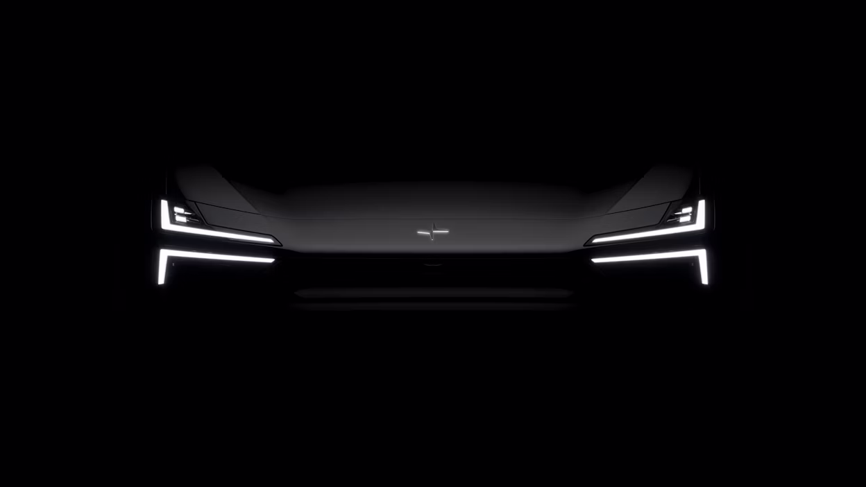 Front facing Polestar 4 in the dark.