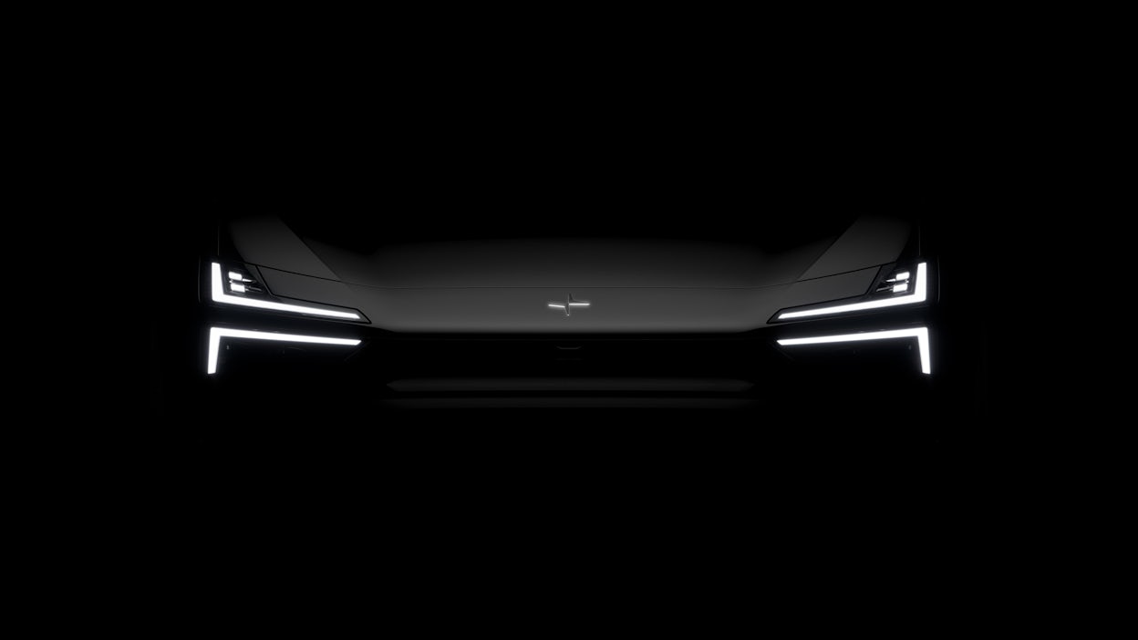 Front facing Polestar 4 in the dark.