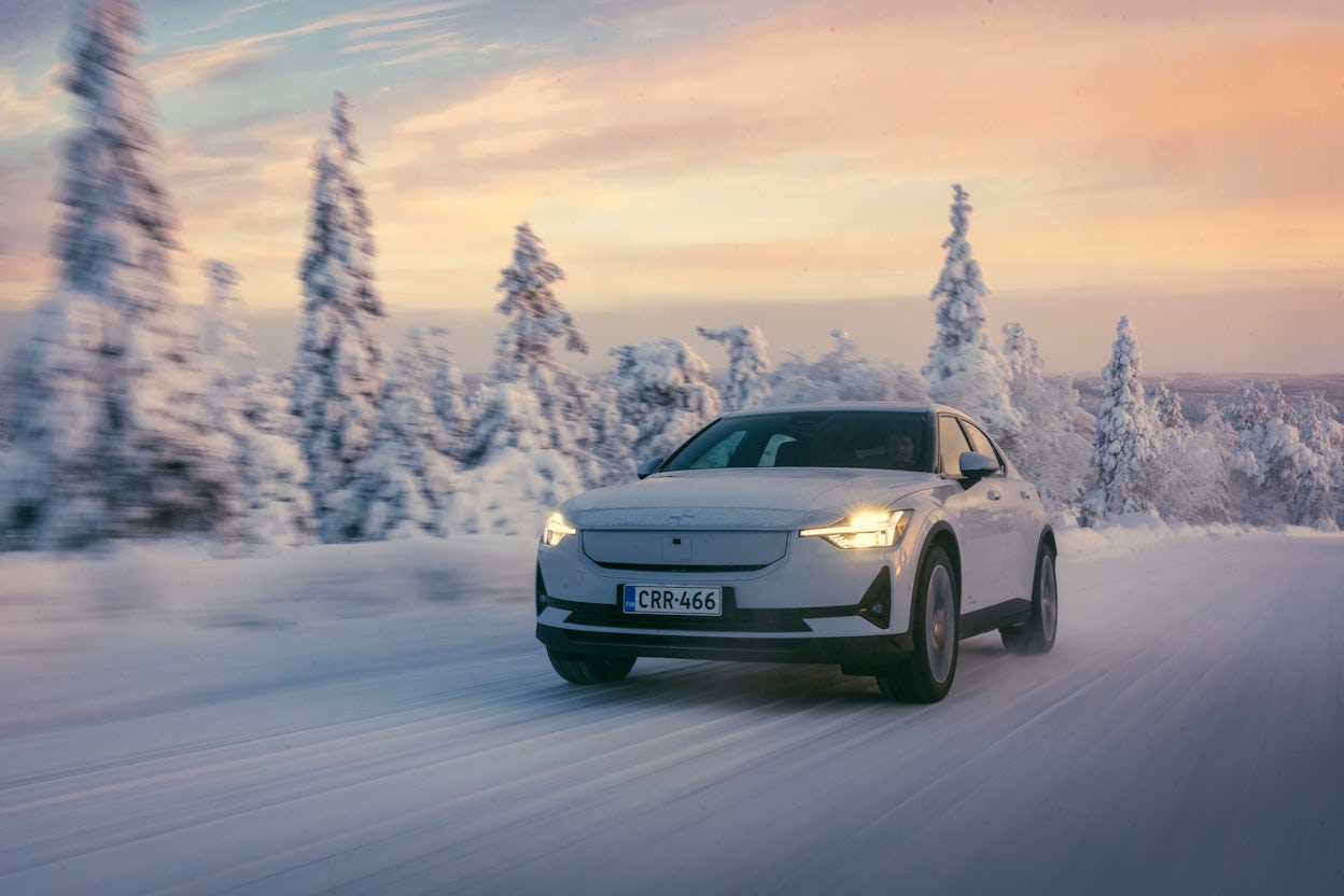 Polestar 2 driving in Ruka