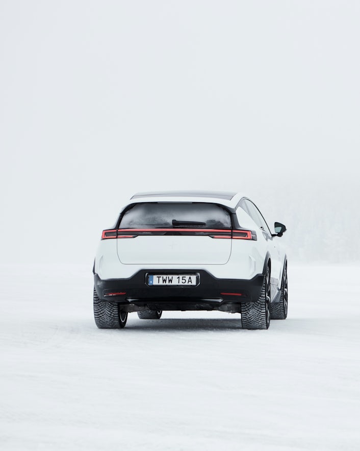 Polestar 3 rear in snow.