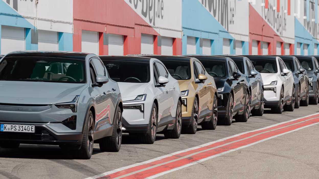 Polestar 3 and Polestar 4s lined up at racing track