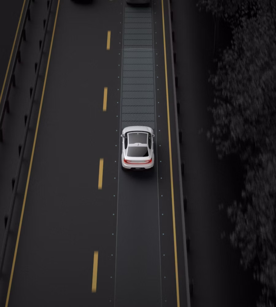 Polestar 2 adjusting its own speed to the speed and position of the car ahead.