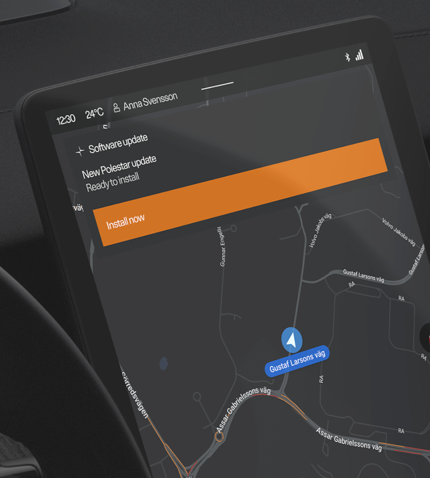 Polestar 3’s centre display showing the prompt to begin installation of a software update.