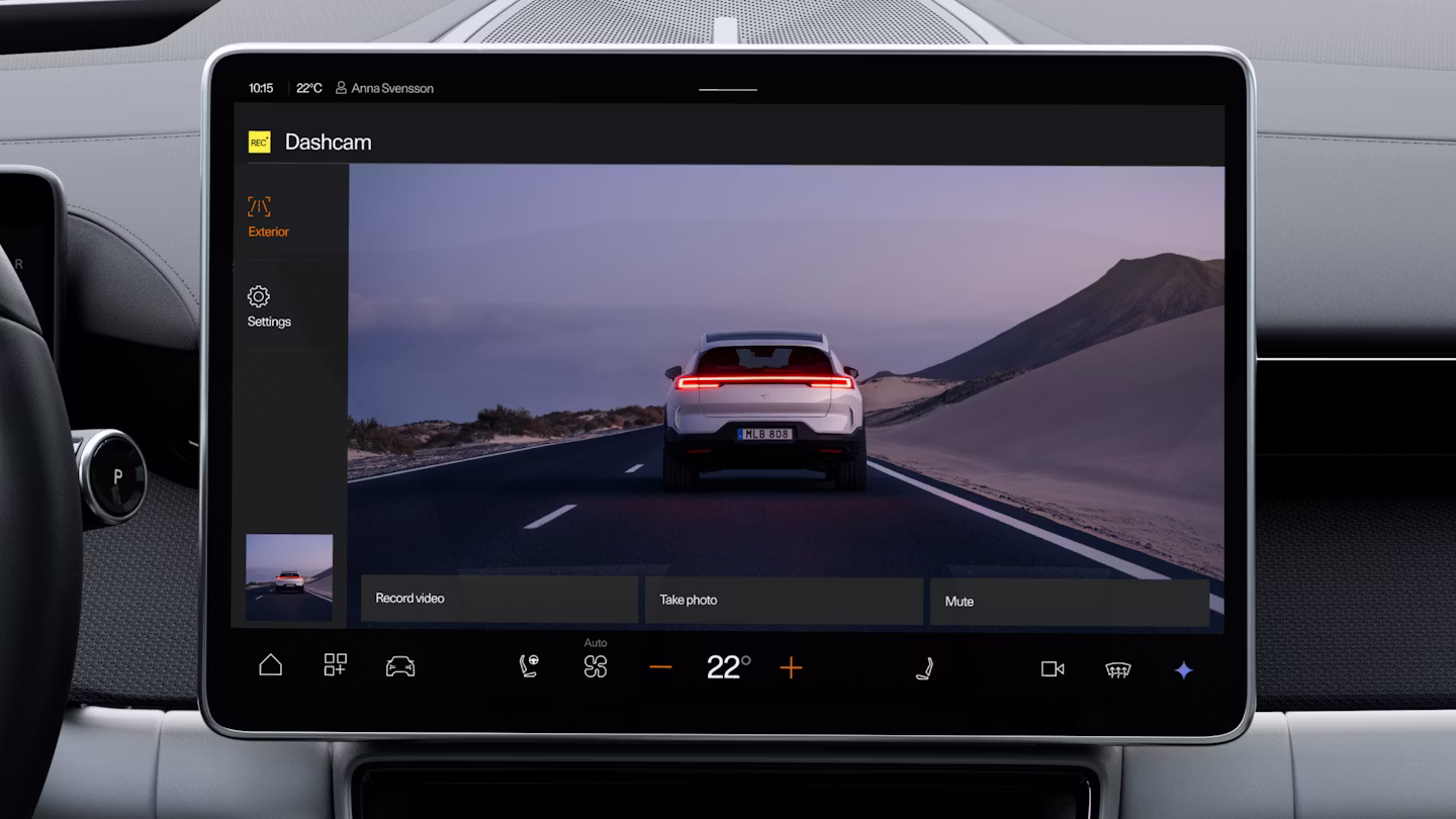Dashcam menu settings in Polestar 4 coupé’s centre display with a preview of forward exterior video.