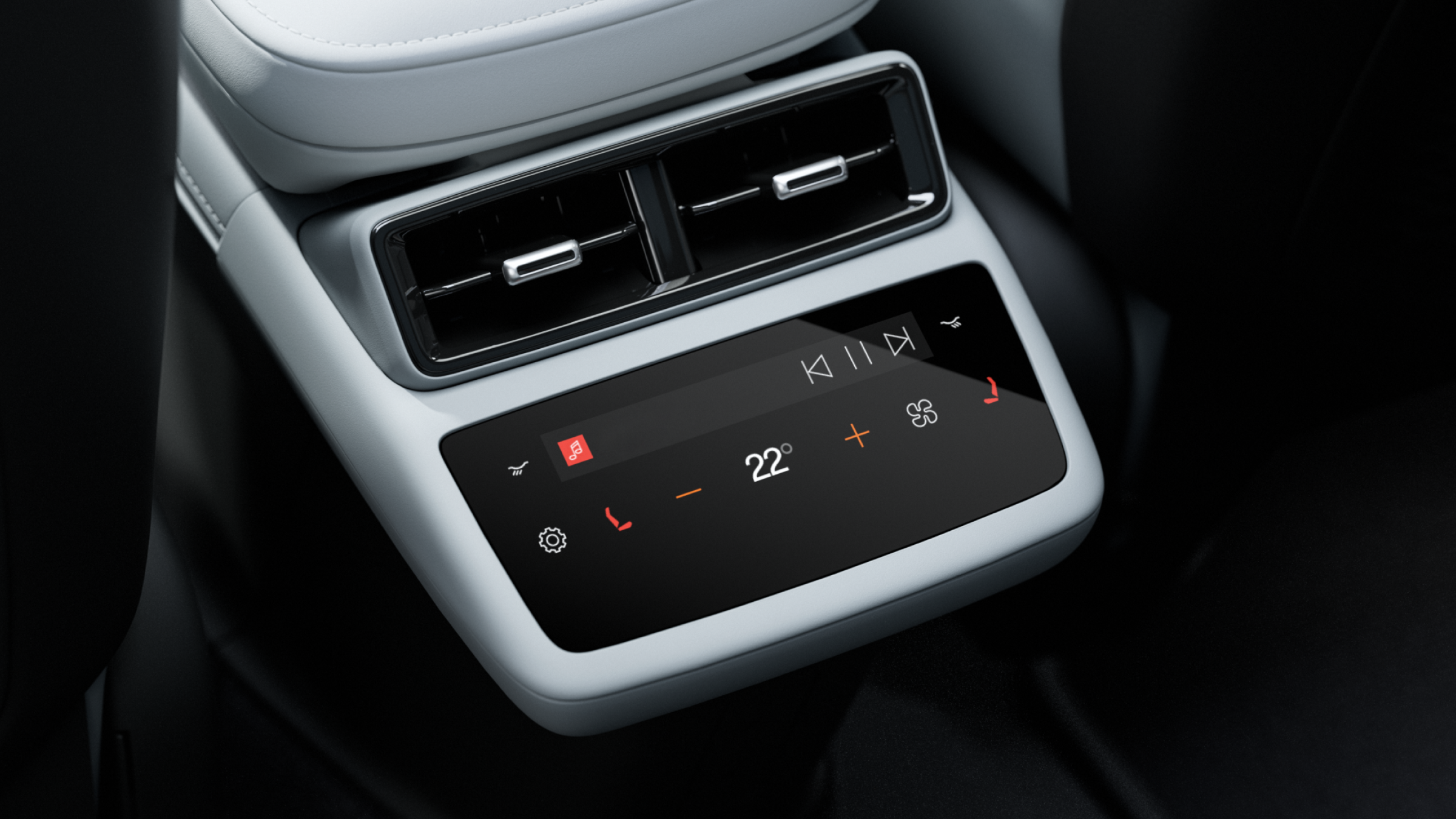 Polestar 4 coupé’s rear display showing the rear heating controls.